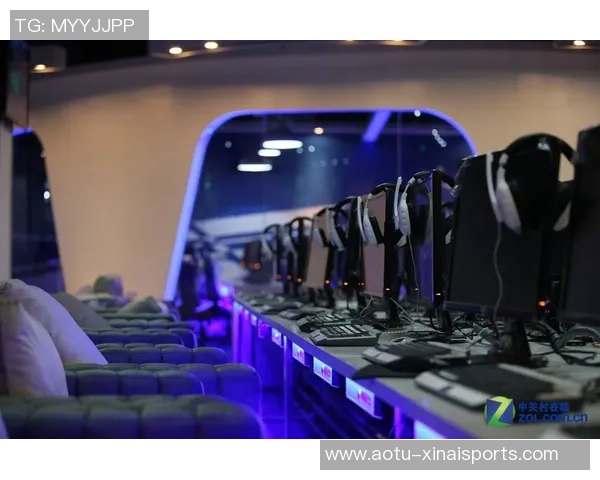 化身电竞少年，维尼修斯晒照准备在使命召唤中大展身手